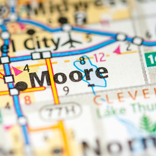 Close-up map highlighting Moore, Oklahoma and surrounding areas.